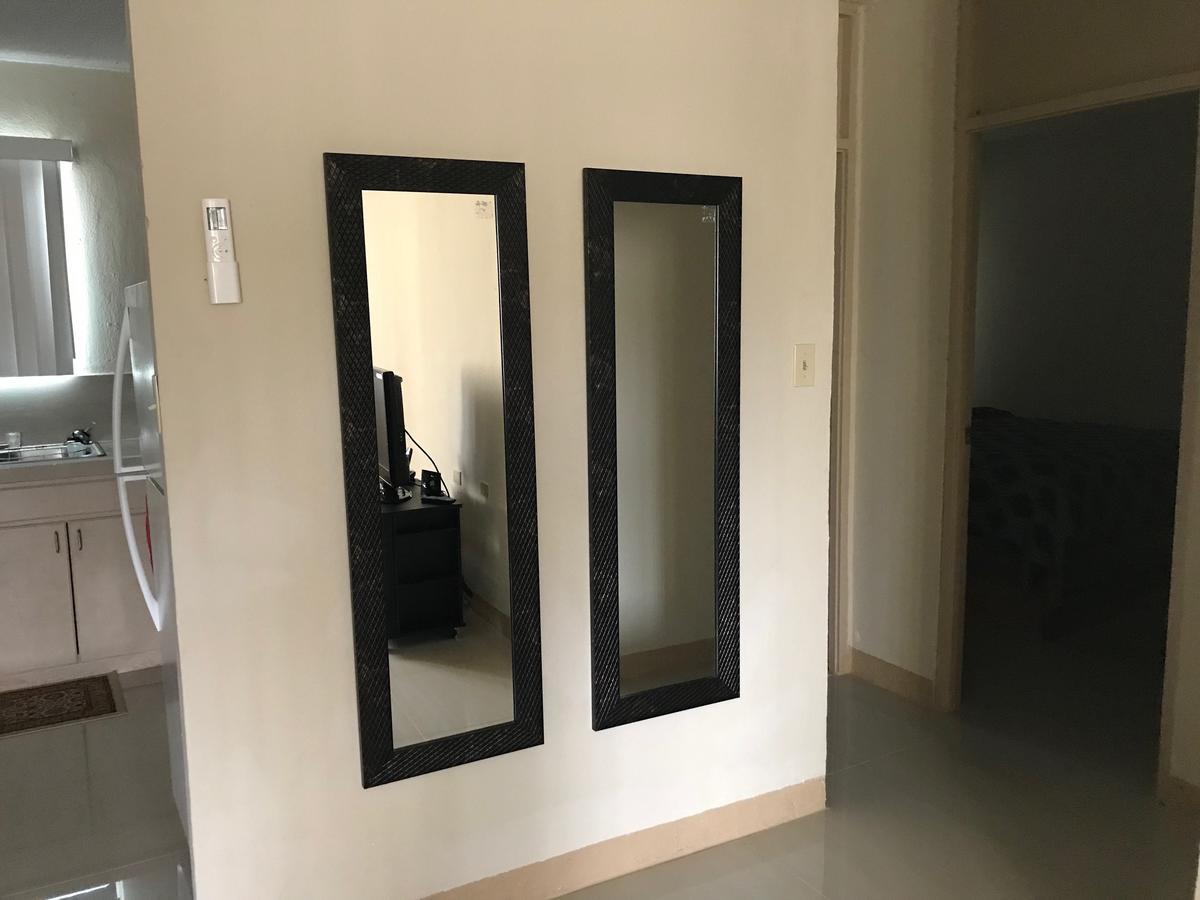 1 Bedroom / 1 Bath . Private Apt. Free Wifi, Interent & Parking Sinajana Exteriér fotografie